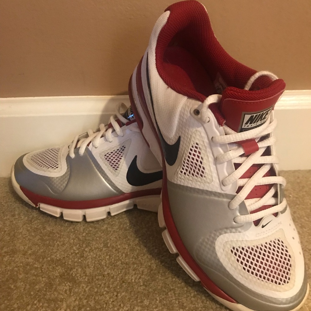 Red Nike Training Extreme Volley